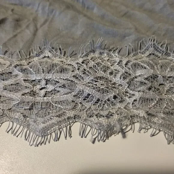 POL BOHO Cropped Blouse Short Sleeves Deep V-Neck Feathered Lace Gray Large NEW - Picture 13 of 15